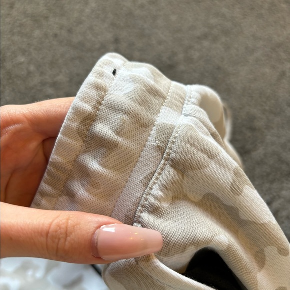 Nike Tech Joggers - Picture 5 of 5